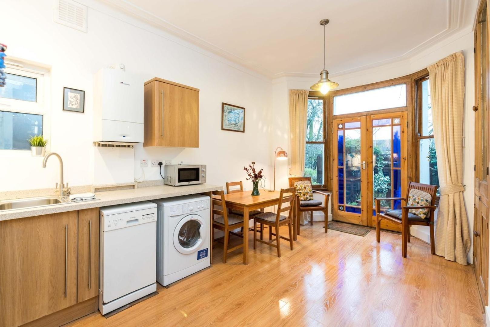 New Stylish 1 Bedroom Flat With Garden ロンドン エクステリア 写真